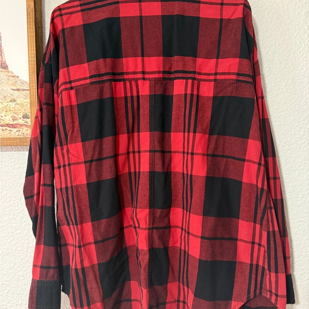Old Navy Red and Black Checkered Shirt - Picture 4 of 5